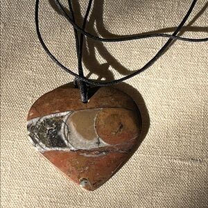 Heart-Shaped Graphic Stone Pendant Necklace